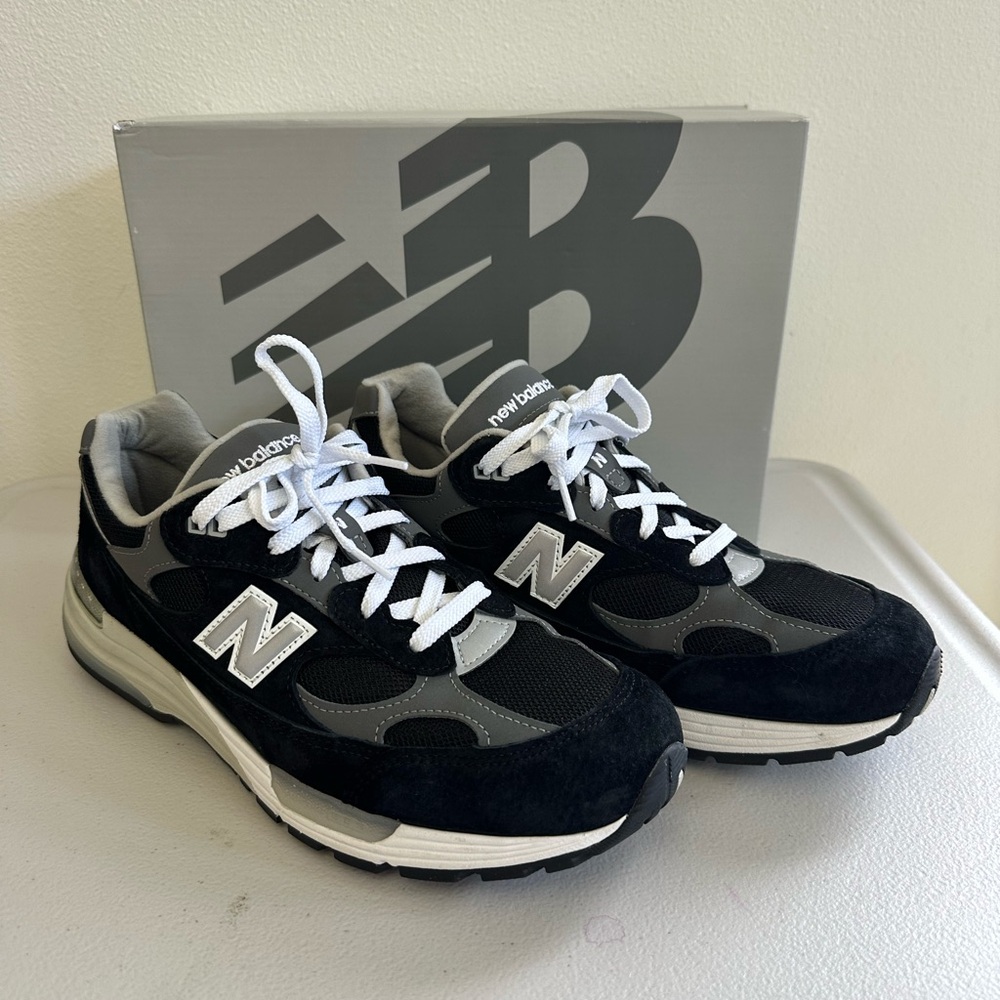New Balance Men’s Black & Gray 992